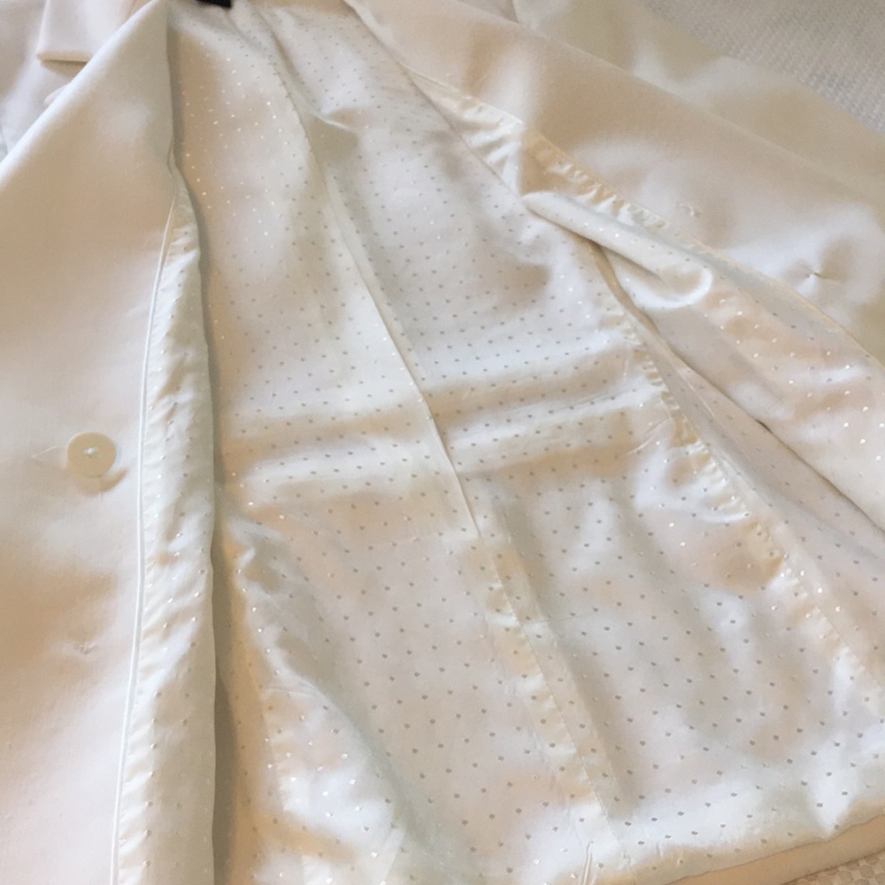 Blazer - Picture 4 of 5